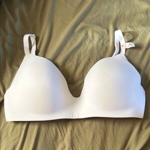 Victoria's Secret T shirt Wireless Bra